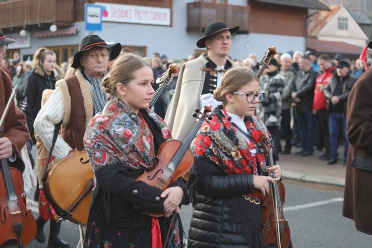 Ostatnie pożegnanie rodziny śp. Kaimów - ofiar wybuchu w Szczyrku