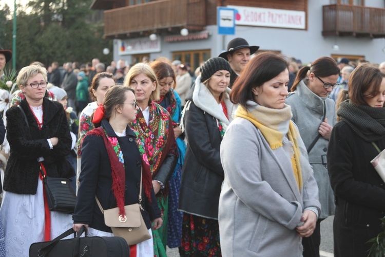 Ostatnie pożegnanie rodziny śp. Kaimów - ofiar wybuchu w Szczyrku