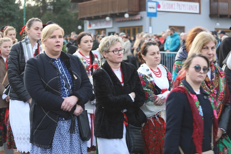 Ostatnie pożegnanie rodziny śp. Kaimów - ofiar wybuchu w Szczyrku