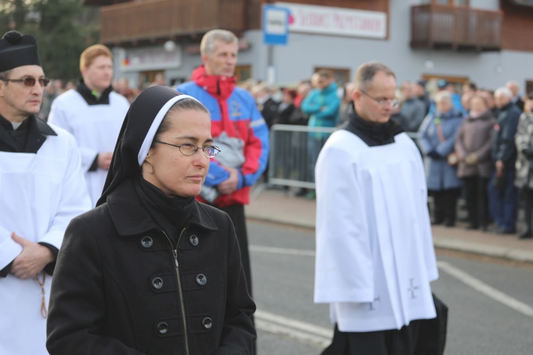 Ostatnie pożegnanie rodziny śp. Kaimów - ofiar wybuchu w Szczyrku