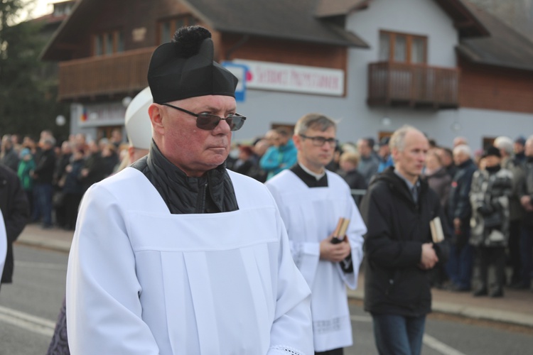 Ostatnie pożegnanie rodziny śp. Kaimów - ofiar wybuchu w Szczyrku