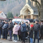 Ostatnie pożegnanie rodziny śp. Kaimów - ofiar wybuchu w Szczyrku