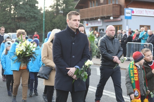Ostatnie pożegnanie rodziny śp. Kaimów - ofiar wybuchu w Szczyrku