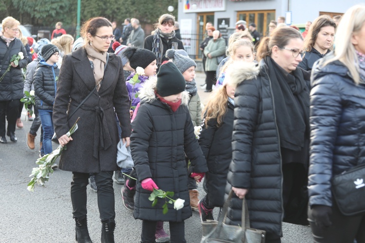 Ostatnie pożegnanie rodziny śp. Kaimów - ofiar wybuchu w Szczyrku