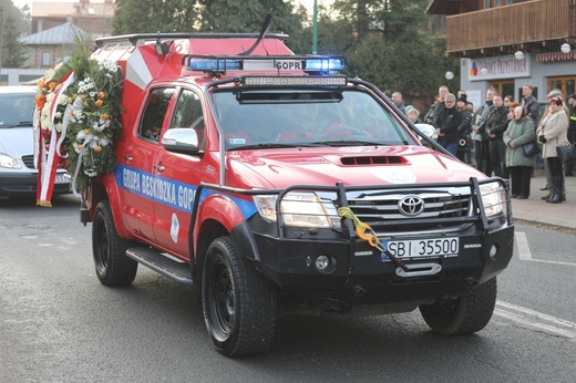 Ostatnie pożegnanie rodziny śp. Kaimów - ofiar wybuchu w Szczyrku