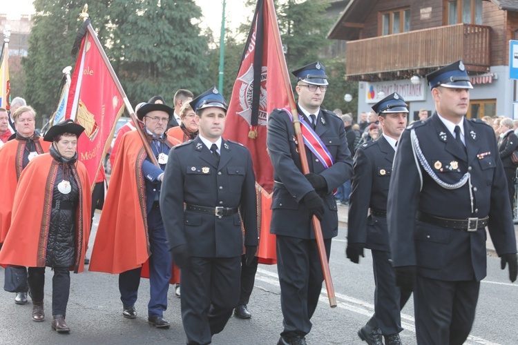 Ostatnie pożegnanie rodziny śp. Kaimów - ofiar wybuchu w Szczyrku