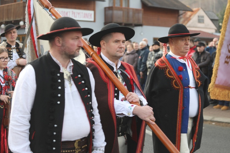 Ostatnie pożegnanie rodziny śp. Kaimów - ofiar wybuchu w Szczyrku