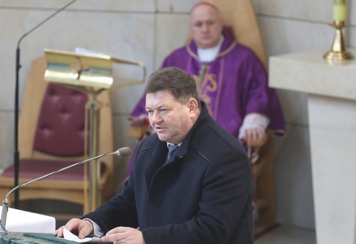 Ostatnie pożegnanie rodziny śp. Kaimów - ofiar wybuchu w Szczyrku