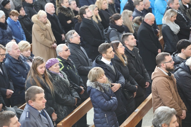 Ostatnie pożegnanie rodziny śp. Kaimów - ofiar wybuchu w Szczyrku