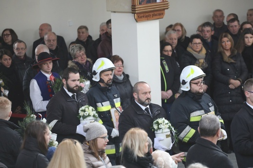 Ostatnie pożegnanie rodziny śp. Kaimów - ofiar wybuchu w Szczyrku