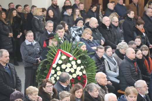 Ostatnie pożegnanie rodziny śp. Kaimów - ofiar wybuchu w Szczyrku