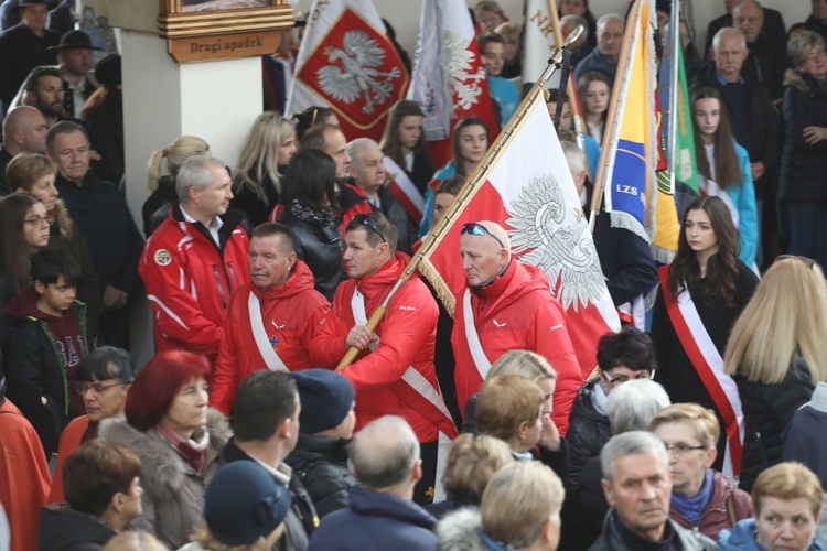 Ostatnie pożegnanie rodziny śp. Kaimów - ofiar wybuchu w Szczyrku