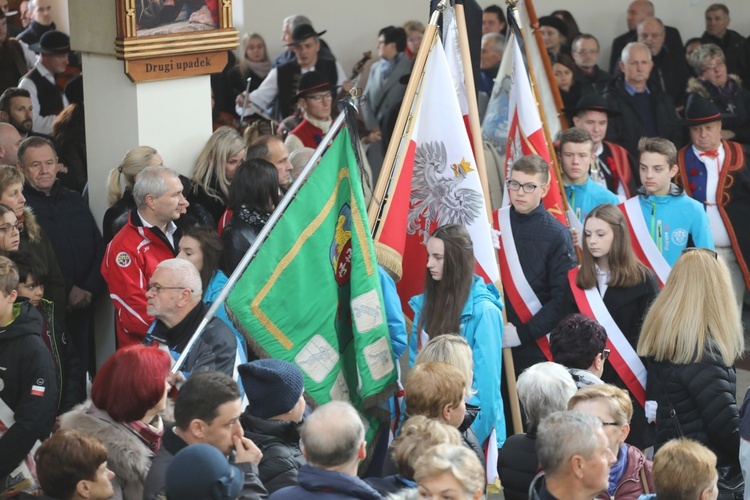 Ostatnie pożegnanie rodziny śp. Kaimów - ofiar wybuchu w Szczyrku