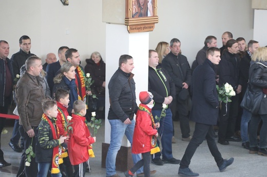 Ostatnie pożegnanie rodziny śp. Kaimów - ofiar wybuchu w Szczyrku