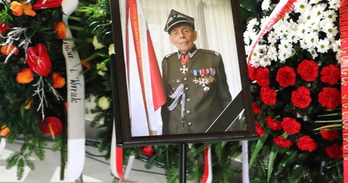 Pogrzeb gen. Tadeusza Bieńkowicza "Rączego"