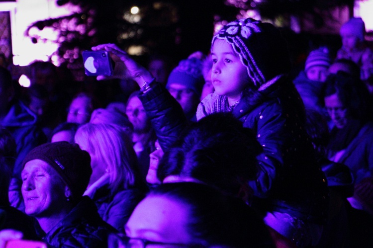 Choinka przed Oknem Papieskim 2019