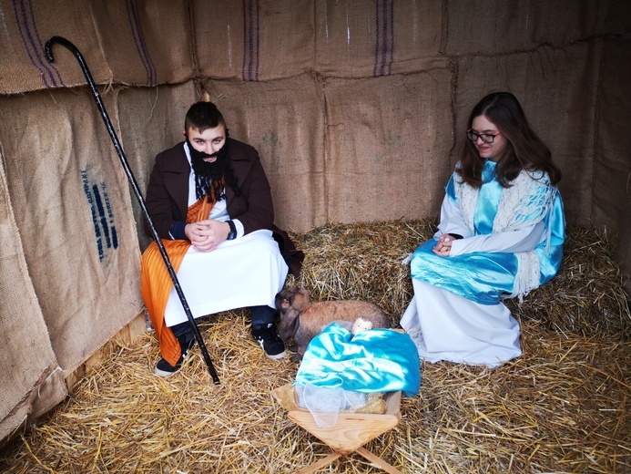 Szopka i kiermasz w Dębnie