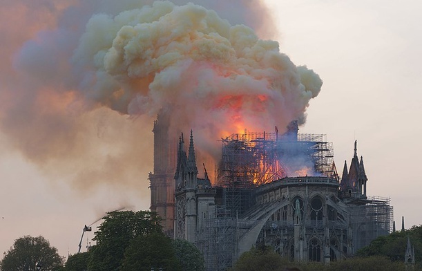 Pierwszy raz od ponad 200 lat nie będzie pasterki w Notre Dame