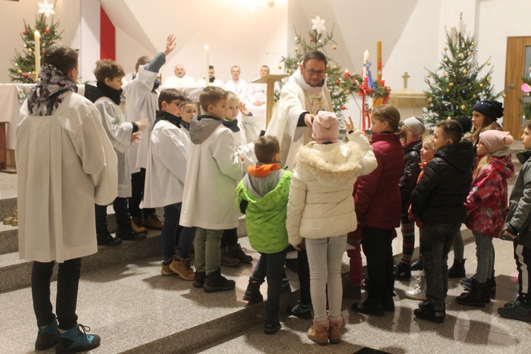 ​Roraty u Matki Bożej Częstochowskiej w Legnicy