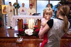 Abp Ryś do samotnych matek: Patrzcie na Boga, który Was kocha