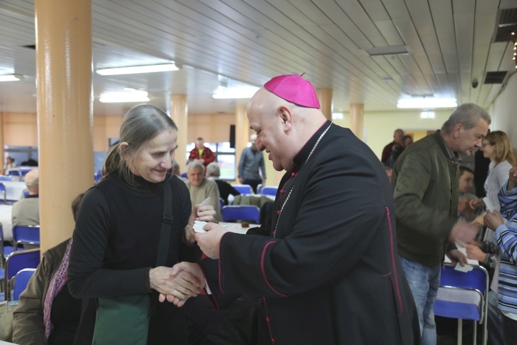 Stół dla samotnych i bezdomnych u Św. Brata Alberta w Bielsku-Białej - 2019