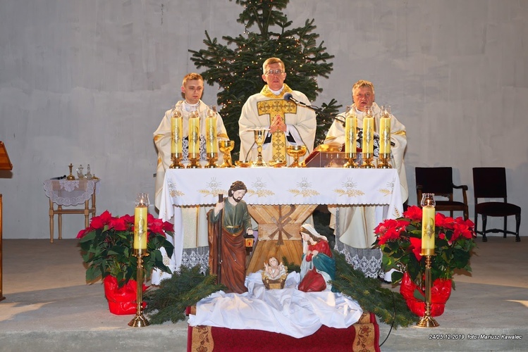 Eucharystii przewodniczył ks. prał. Piotr Bajor z Watykanu.