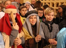 Mali misjonarze z całego świata kolędują w naszych domach