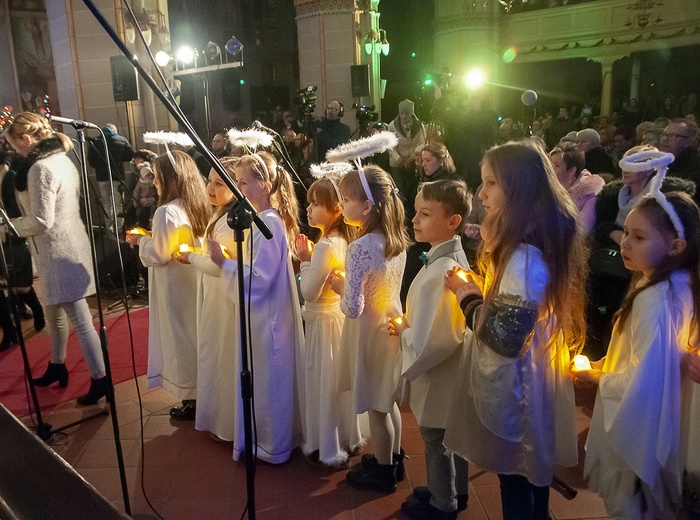 Charytatywny Koncert Bożonarodzeniowy, cz. 1