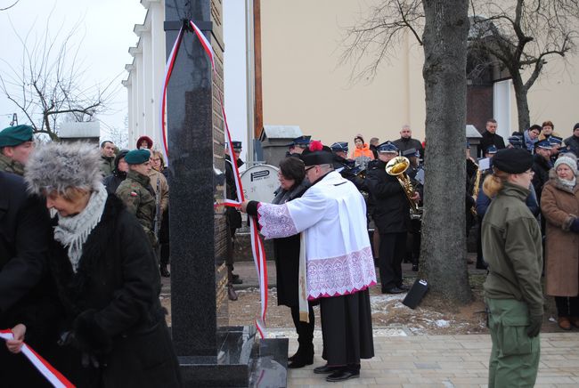 Rudnik nad Sanem: Odsłonięcie pomników