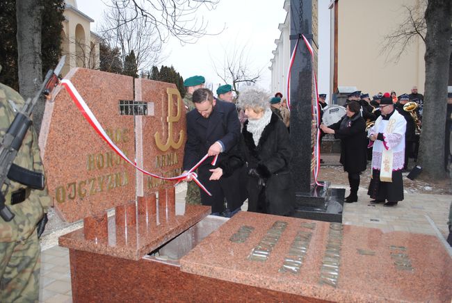 Rudnik nad Sanem: Odsłonięcie pomników