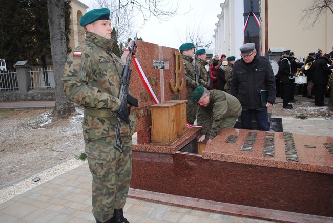 Rudnik nad Sanem: Odsłonięcie pomników