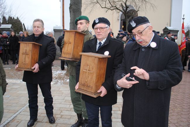 Rudnik nad Sanem: Odsłonięcie pomników