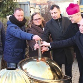 Kapsuła czasu trafiła do jednej z kopuł.