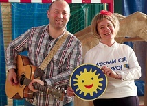 ▲	Agnieszka zagrała uczennicę, a Cezary odpowiadał za kolędy.