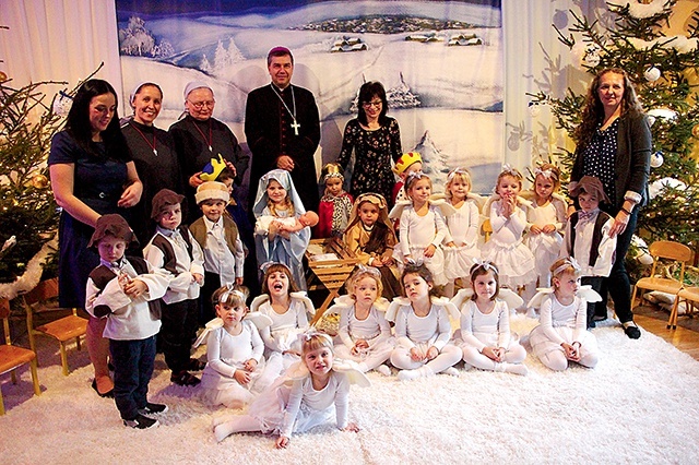 W Sochaczewie każdego dnia gościł jeden z biskupów lub kapłanów.