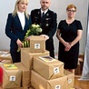 ▲	Od lewej: Justyna Bujek, Rafał Jeżak, wiceprezes OSP miasta Radomia, i Beata Jasek, dyrektor „Hubala”.