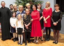 ▲	Ekipa parafian, którzy wraz z proboszczem przygotowali pierwszą wigilię dla samotnych i chorych.