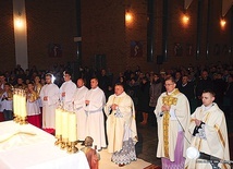 Mszy św. przewodniczył ks. dr Piotr Bajor z Watykanu.