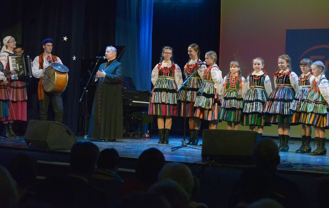 Grudzień. Finał Ogólnopolskiego Konkursu Kolęd i Pastorałek.