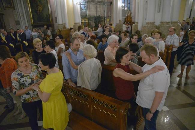 Czerwiec. Wspólnoty charyzmatyczne zaprosiły na obchody Tygodnia Ewangelizacyjnego.