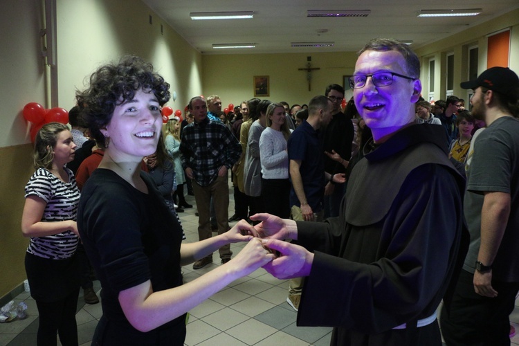 ESM 2019. Święto narodów - sylwester Taize na Karłowicach