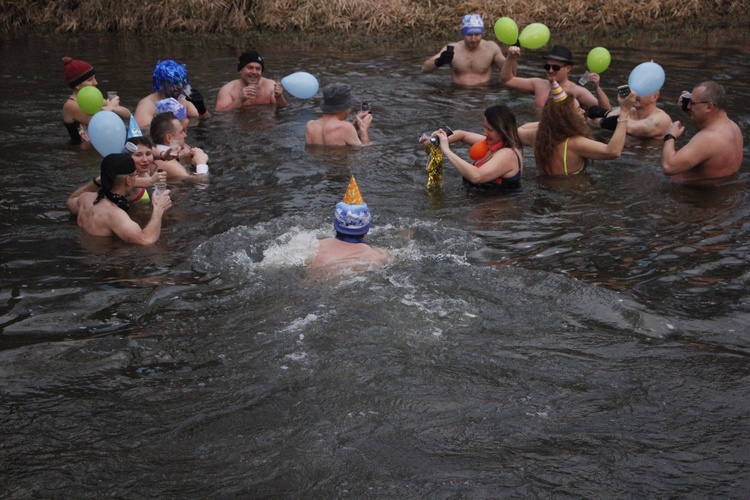 Skierniewicki klub Morsa "Lodołamacz"