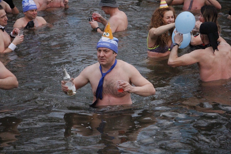 Skierniewicki klub Morsa "Lodołamacz"