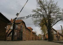 Bracia z Taizé odwiedzą dziś Auschwitz i wieczorem będą modlić się w Krakowie