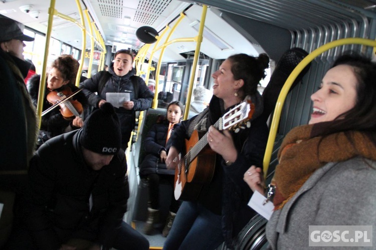 Zielonogórskie "Kolędowanie w Autobusie"