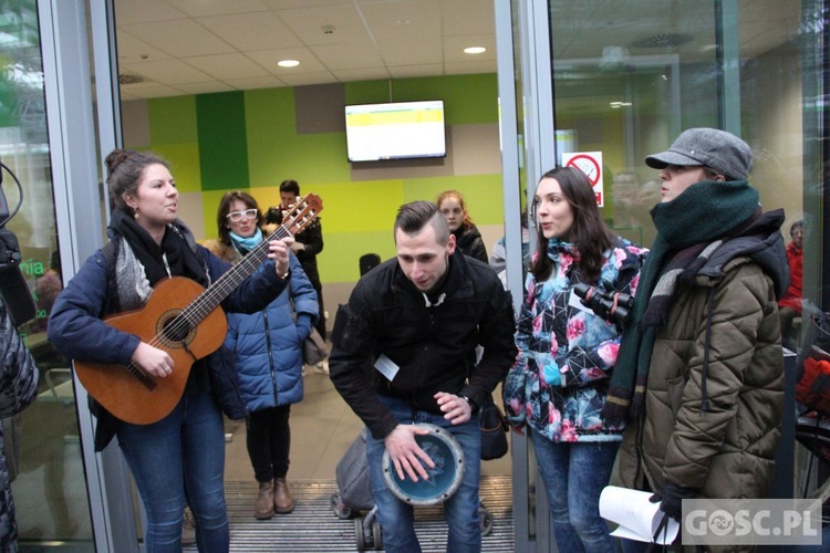 Zielonogórskie "Kolędowanie w Autobusie"