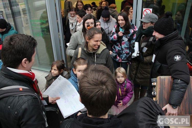 Zielonogórskie "Kolędowanie w Autobusie"