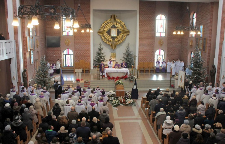 Pogrzeb śp. o. Janusza Cechowego SJ