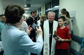 Już po raz trzeci abp Marek Jędraszewski odwiedził z kolędą Uniwersytecki Szpital Dziecięcy w Prokocimiu