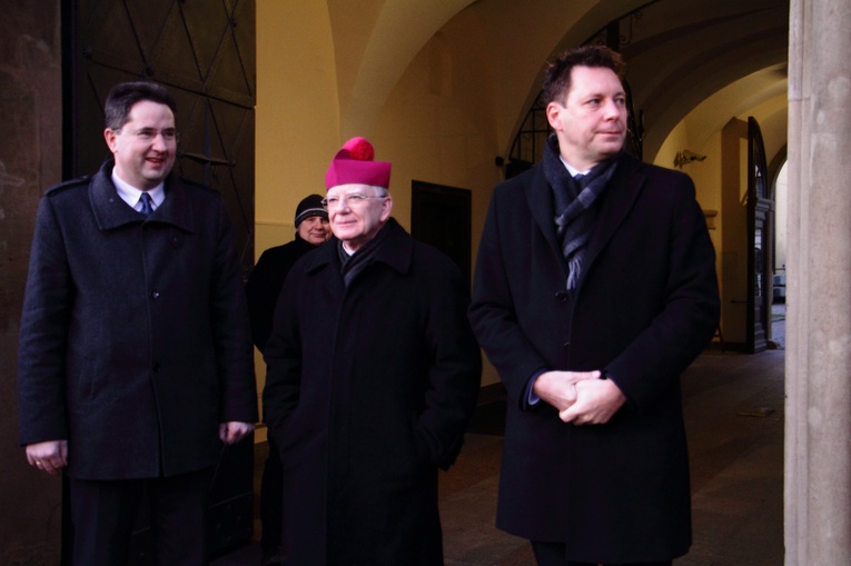 Kolędowanie z metropolitą krakowskim w tramwaju MPK 2020